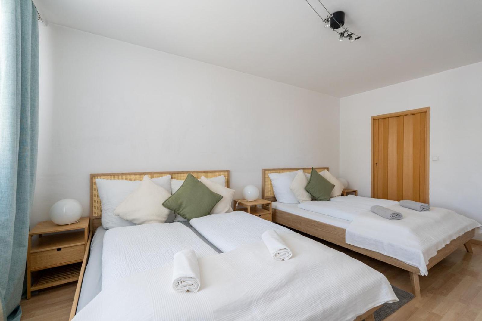 Two Bedrooms - 85 Squaremeters - 4 Min To U6 Dresdner Str Vienna Esterno foto