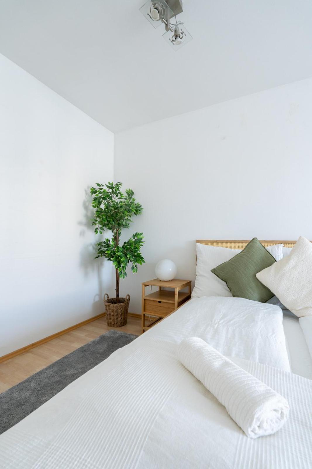 Two Bedrooms - 85 Squaremeters - 4 Min To U6 Dresdner Str Vienna Esterno foto