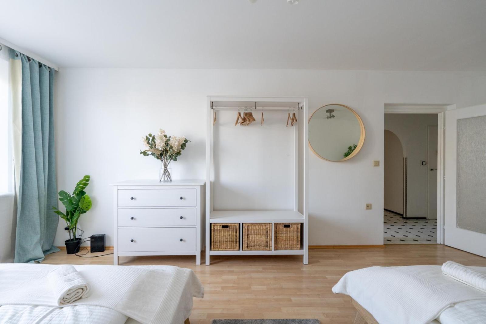 Two Bedrooms - 85 Squaremeters - 4 Min To U6 Dresdner Str Vienna Esterno foto