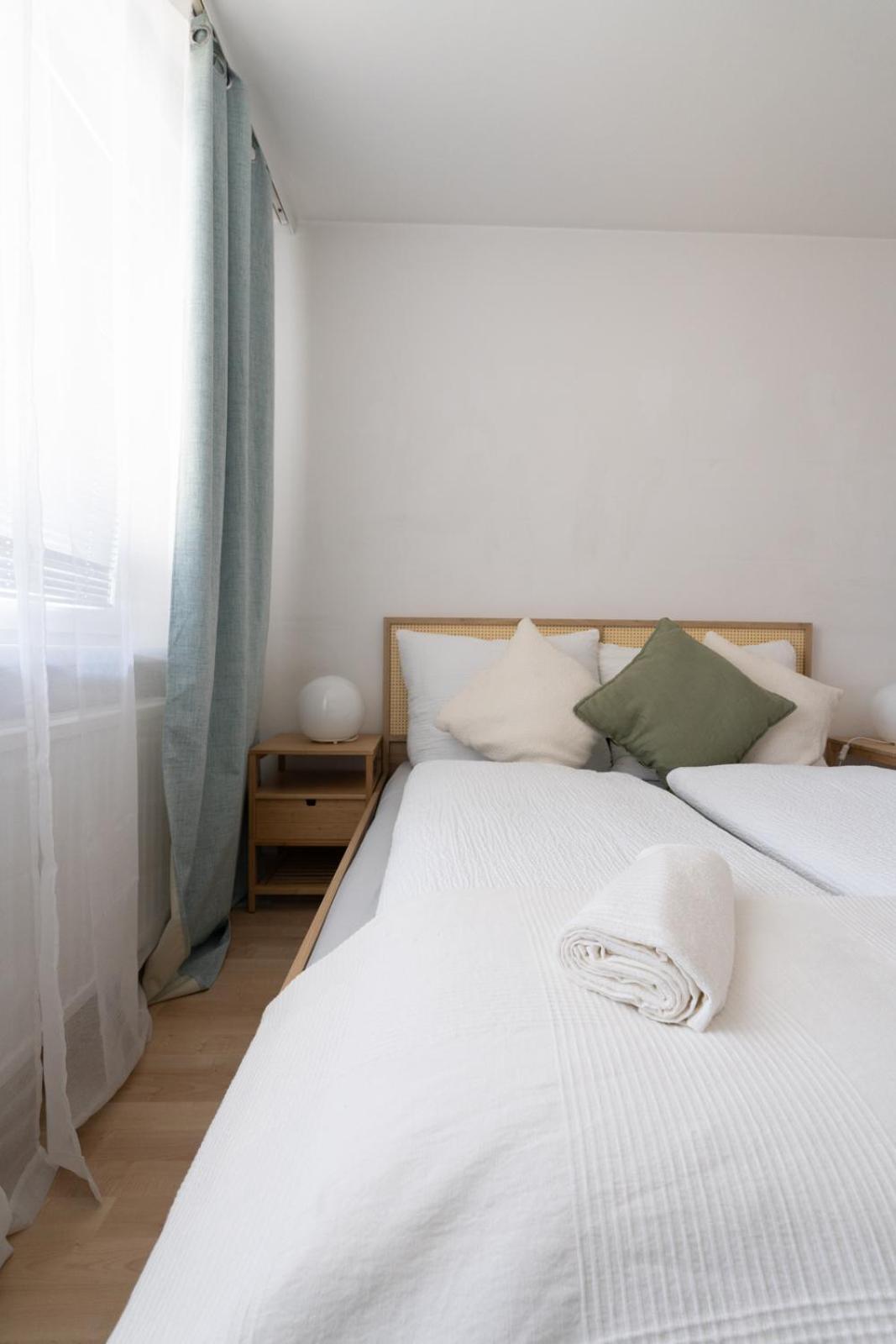 Two Bedrooms - 85 Squaremeters - 4 Min To U6 Dresdner Str Vienna Esterno foto