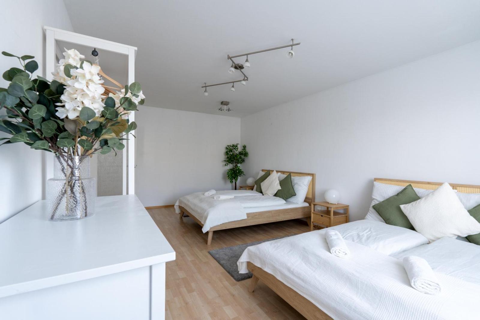 Two Bedrooms - 85 Squaremeters - 4 Min To U6 Dresdner Str Vienna Esterno foto
