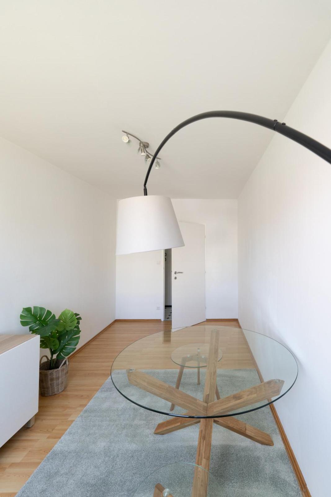 Two Bedrooms - 85 Squaremeters - 4 Min To U6 Dresdner Str Vienna Esterno foto