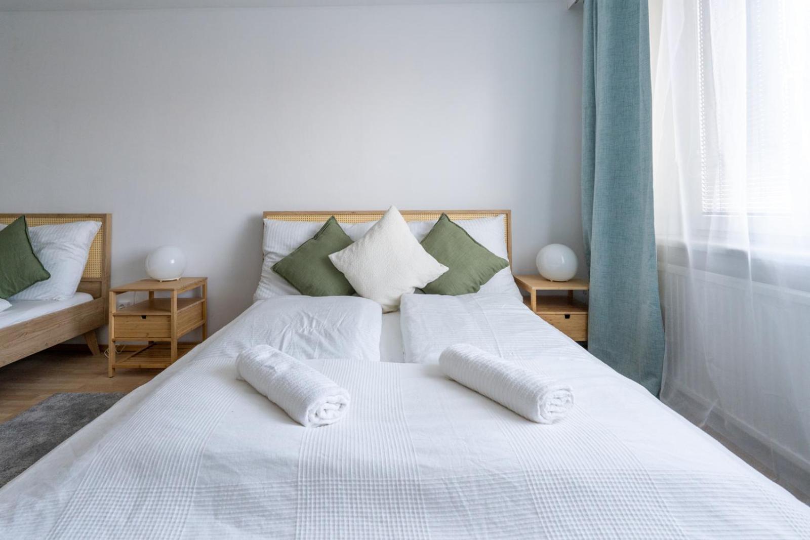 Two Bedrooms - 85 Squaremeters - 4 Min To U6 Dresdner Str Vienna Esterno foto